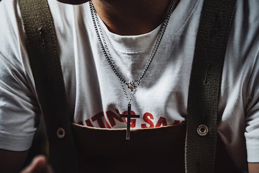 Moderné pánske šperky: Definujte štýl a osobnosť s top výberom
